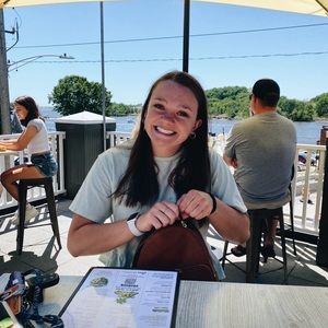 Meet your Posher, Kelsey